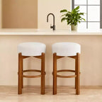Sgabelli da Bar Imbottiti Rotondi in Legno di Gomma Ashton Christopher Knight Home (Set di 2)