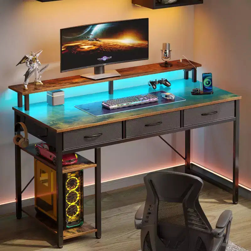 Scrivania da computer Greenstell da 39/47/55 pollici con supporto per monitor, scrivania da gaming a LED, presa di corrente e cassetti multipli