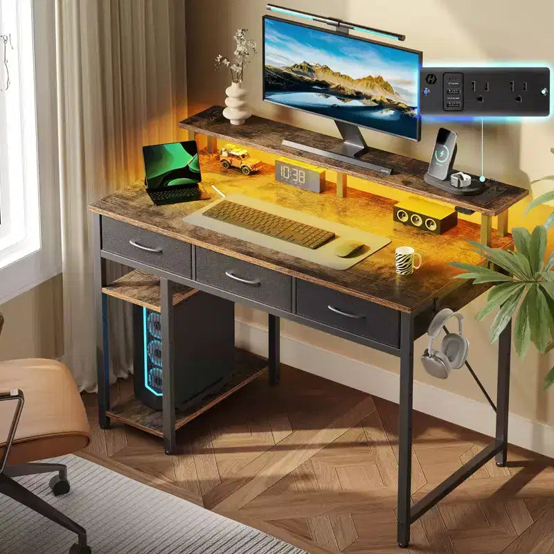 Scrivania da computer Greenstell da 39/47/55 pollici con supporto per monitor, scrivania da gaming a LED, presa di corrente e cassetti multipli