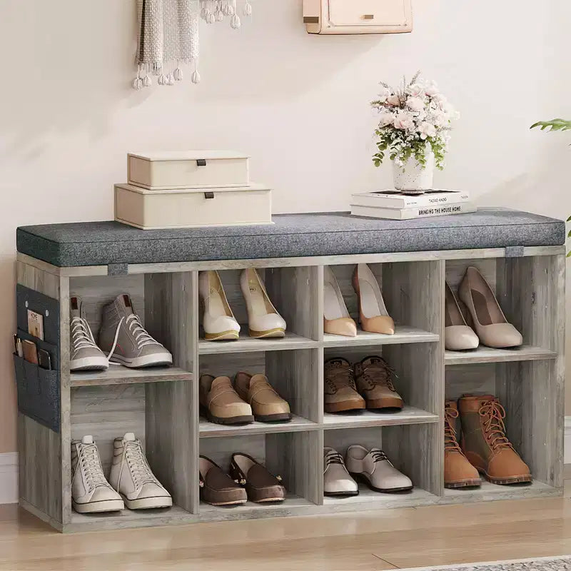 GustoWave Panchina portacampate 2-in-1 con sedile imbottito e vano portaoggetti | Scarpiera in legno con ripiani regolabili e tasche laterali, grigio