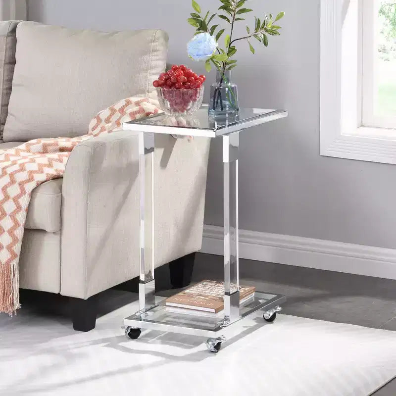 Tavolino moderno in vetro Okak con gambe in acrilico, tavolo a C con base in metallo cromato, tavolini da vassoio per soggiorno, camera da letto, balcone