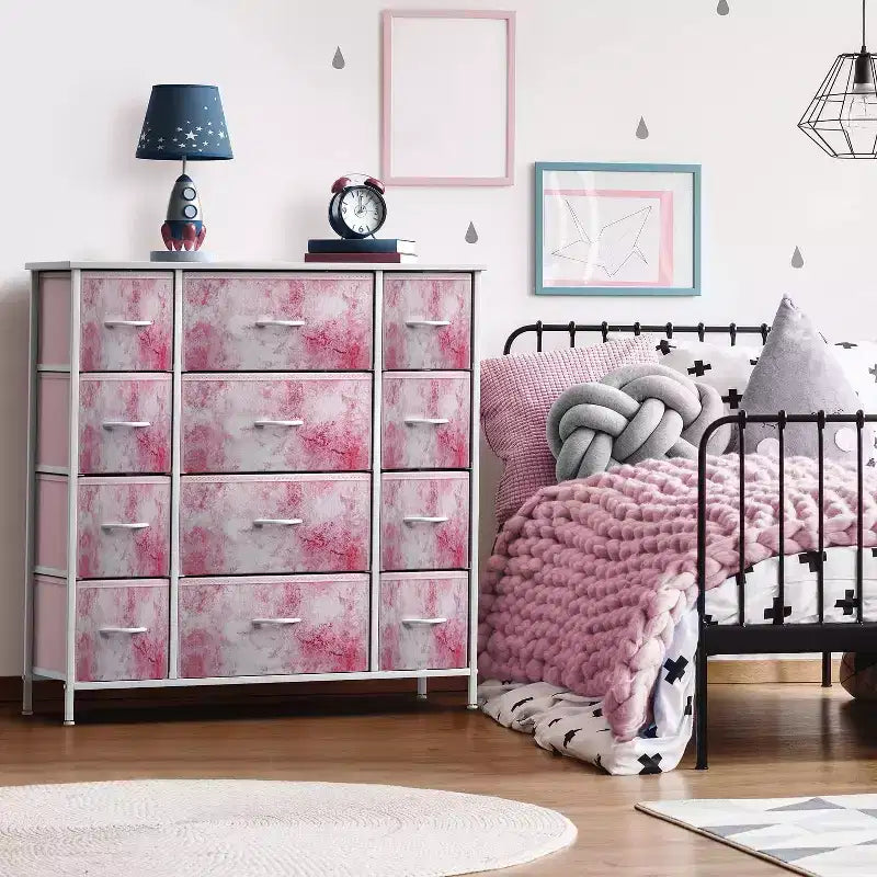 Cassettiera Sorbus a 12 cassetti - Mobile contenitore con struttura in acciaio, piano e maniglie in legno - Grande cassettiera per camera da letto, cameretta dei bambini e altro ancora