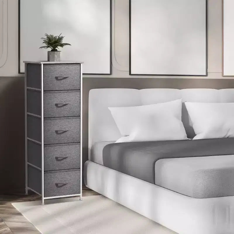 Comodino Sorbus stretto a 5 cassetti con struttura in acciaio, piano in legno e contenitori in tessuto facili da estrarre per casa, camera da letto, ufficio e dormitorio