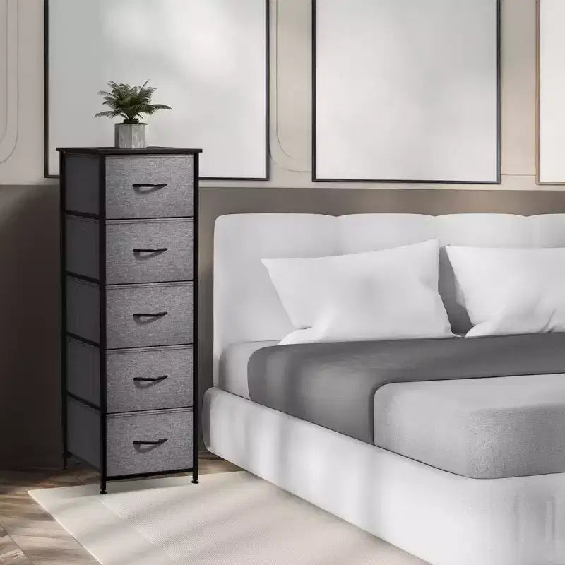 Comodino Sorbus stretto a 5 cassetti con struttura in acciaio, piano in legno e contenitori in tessuto facili da estrarre per casa, camera da letto, ufficio e dormitorio