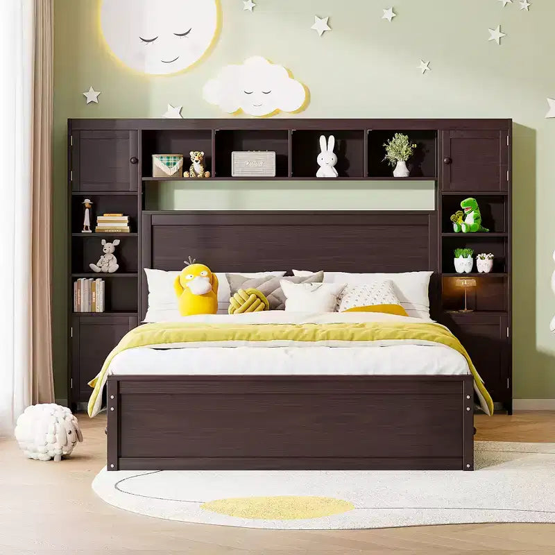 Letto a Piattaforma Queen Size con Armadio Tutto-in-Uno e Ripiano Portaoggetti, Struttura Letto Queen in Legno con 4 Cassetti e Prese