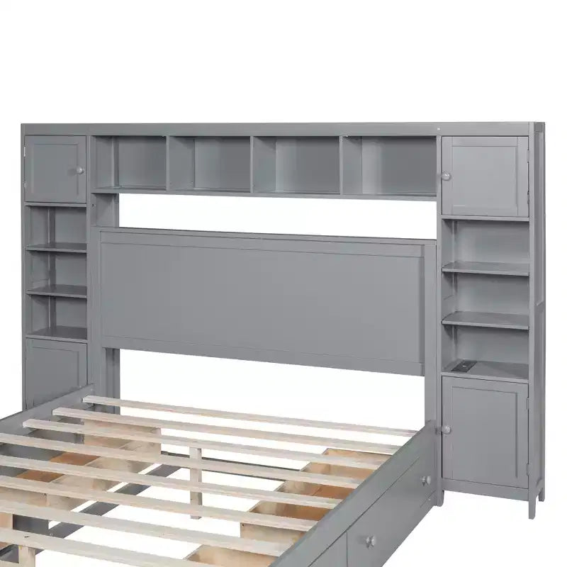 Letto a Piattaforma Queen Size con Armadio Tutto-in-Uno e Ripiano Portaoggetti, Struttura Letto Queen in Legno con 4 Cassetti e Prese
