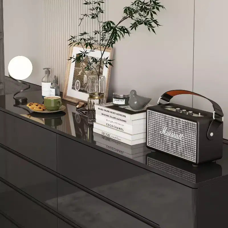 Cassettiera Moderna a 8 Cassetti Famapy con Illuminazione Base a LED, Finitura Lucida e Versatilità Multi-Stanza, Cassettiera, Elegante Organizzatore per la Casa