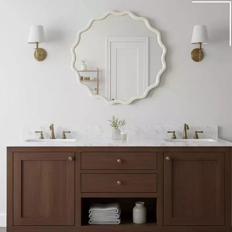 Specchio da parete rotondo ondulato bianco da 30 pollici con cornice in legno massello per bagno, specchio decorativo in legno stile rustico per la casa