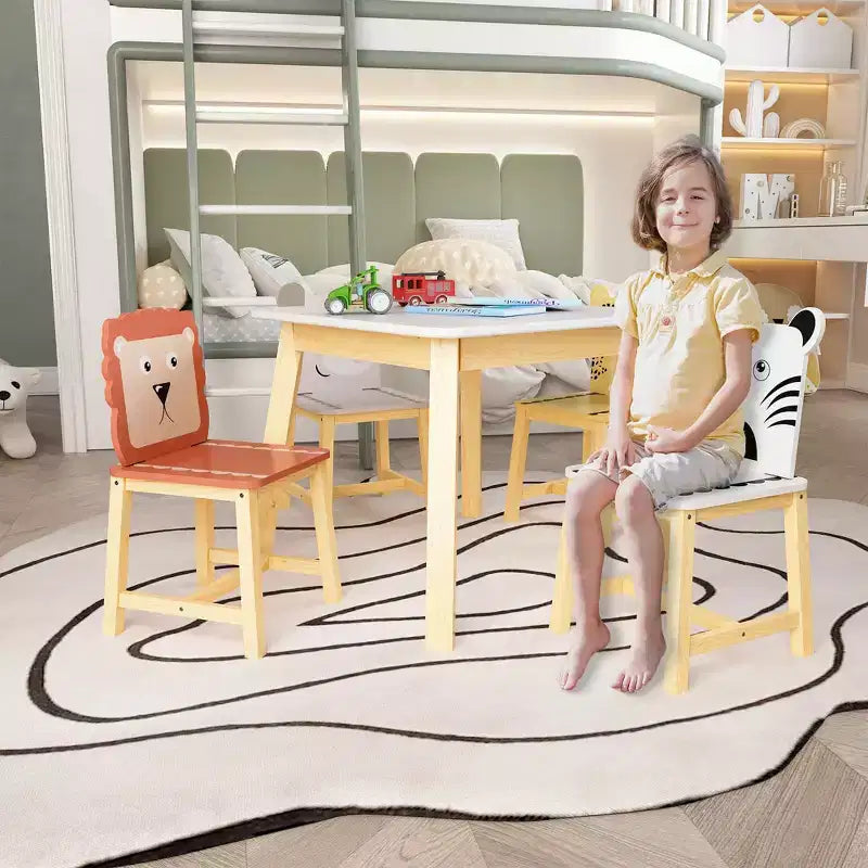 Set Tavolo e Sedie per Bambini, Tavolo in Legno per Bambini con 4 Sedie, Sedie con Schienale a Motivo di Animali dei Cartoni Animati, Set Tavolo e Sedie Carino
