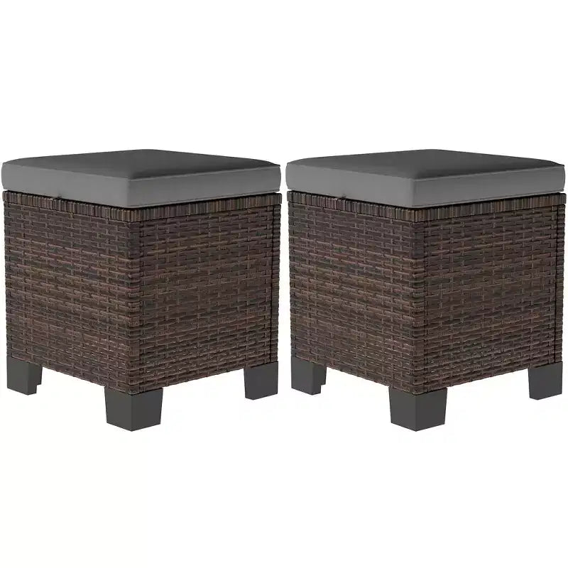 2 Pouf Ottomani da Esterno in Vimini con Cuscini, Poggiapiedi e Tavolino in Rattan per Patio, Piscina