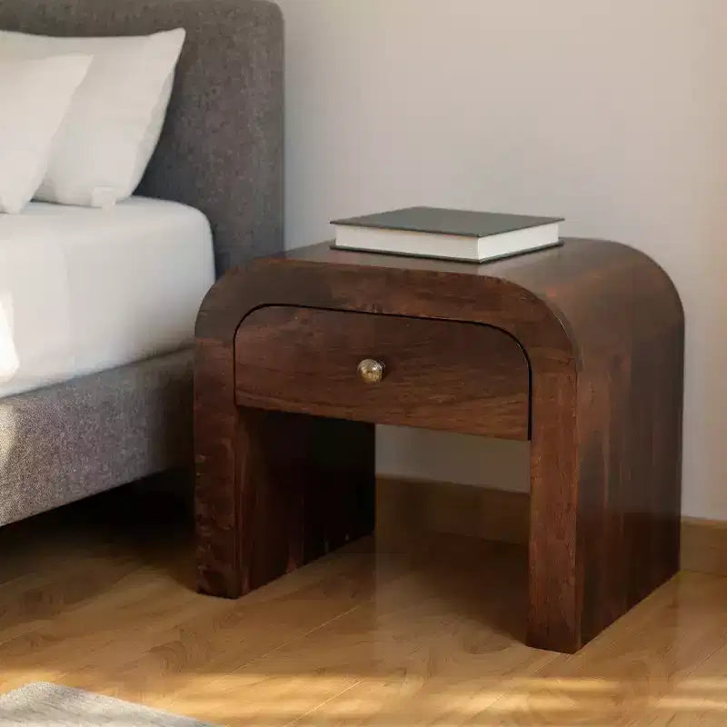 HomeRoots comodino a un cassetto in legno massello di noce da 16 pollici
