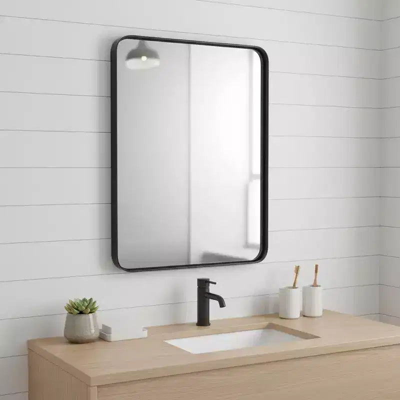 HomeRoots 39 Specchio da bagno con cornice fluttuante in metallo nero