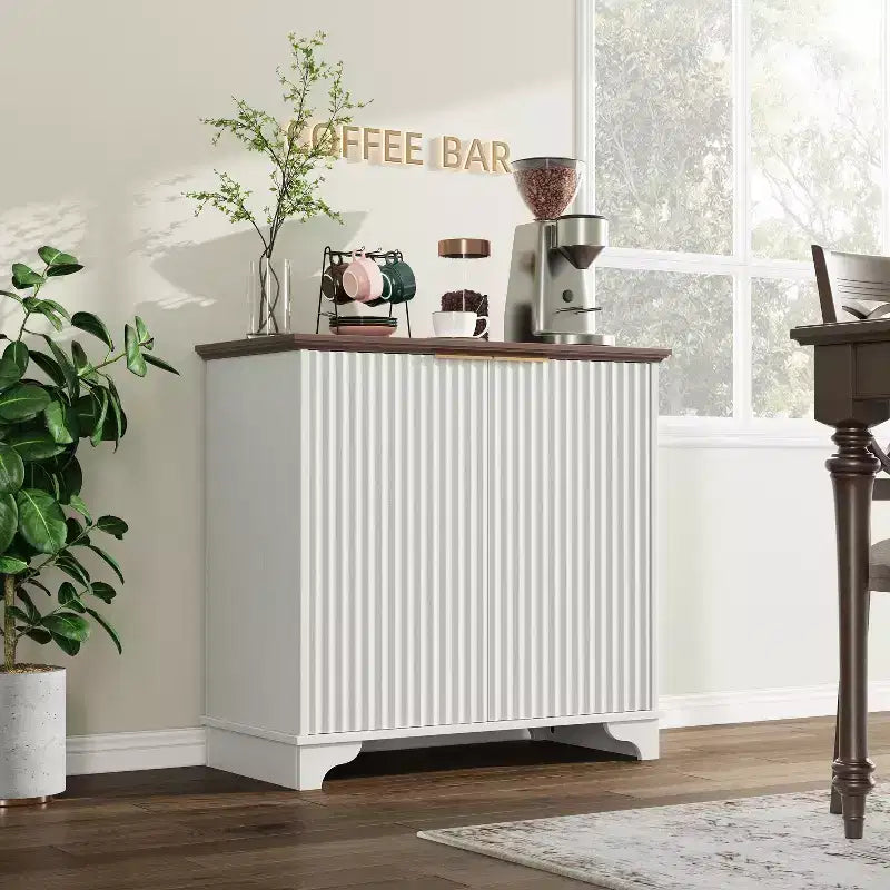 Mobile Bar con Ante Scanalate, Stile Rustico, con Ripiani Regolabili, per Sala da Pranzo, Salotto.