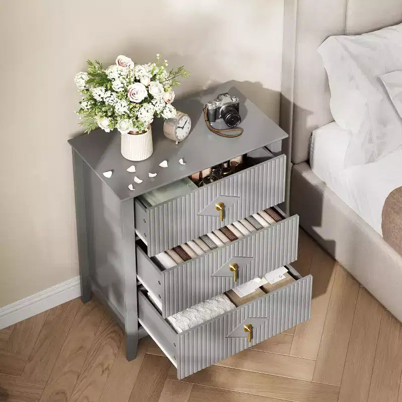 Comò GustoWave per camera da letto con 3 cassetti, cassettiera moderna da 71 cm con maniglie in metallo, organizer in legno per camera da letto, soggiorno