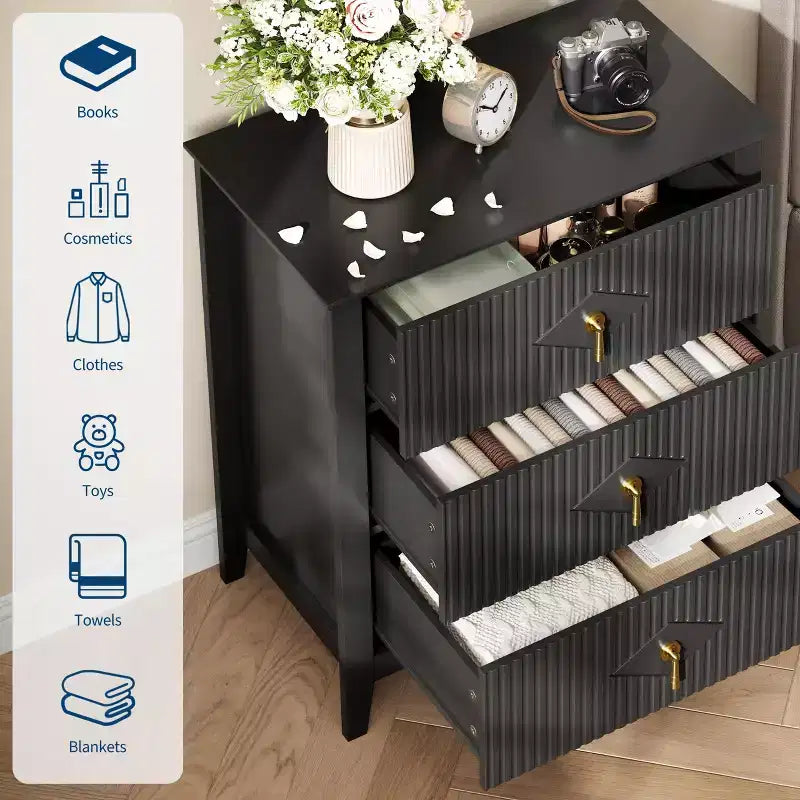 Comò GustoWave per camera da letto con 3 cassetti, cassettiera moderna da 71 cm con maniglie in metallo, organizer in legno per camera da letto, soggiorno