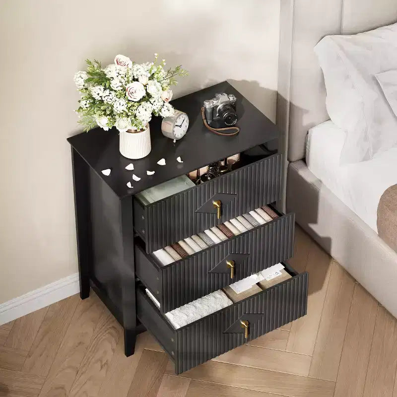 Comò GustoWave per camera da letto con 3 cassetti, cassettiera moderna da 71 cm con maniglie in metallo, organizer in legno per camera da letto, soggiorno
