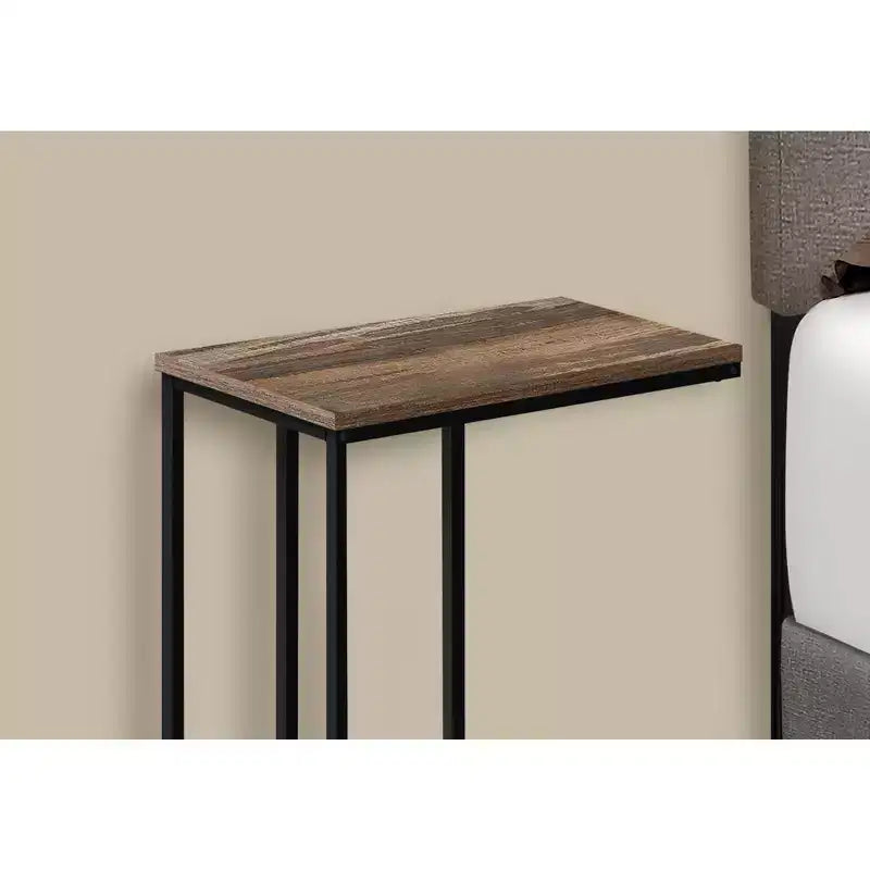 Tavolino d'appoggio a C Okak Minimalism con struttura in metallo, tavolino vassoio moderno, tavolino da bracciolo per divano da soggiorno, camera da letto
