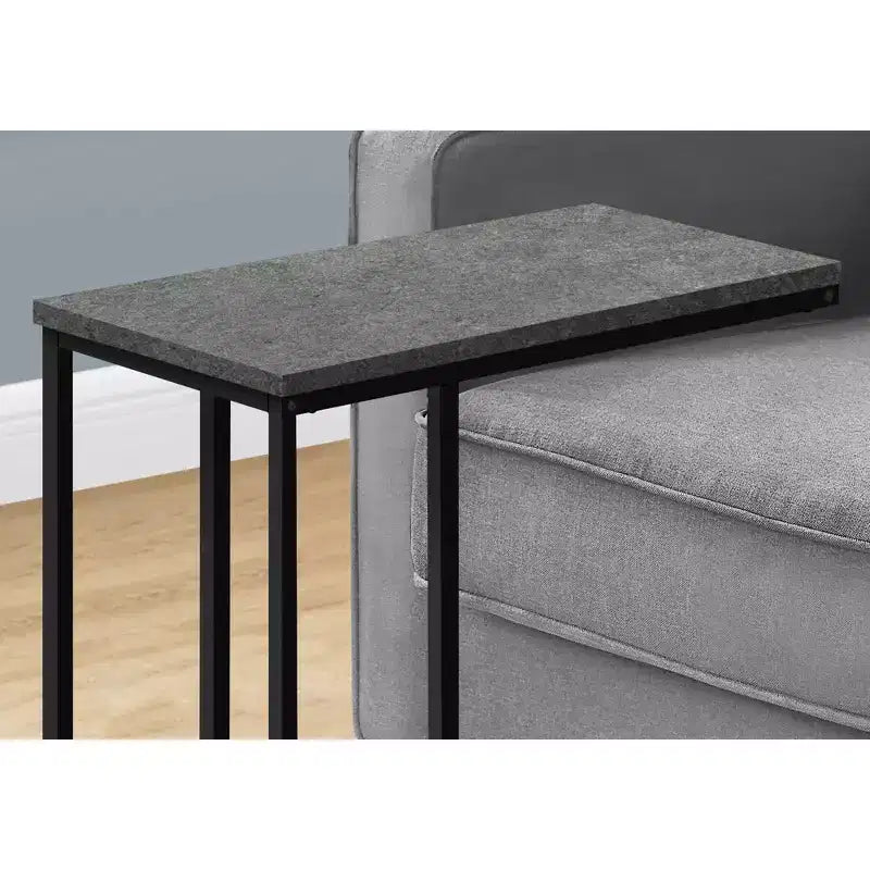 Tavolino d'appoggio a C Okak Minimalism con struttura in metallo, tavolino vassoio moderno, tavolino da bracciolo per divano da soggiorno, camera da letto