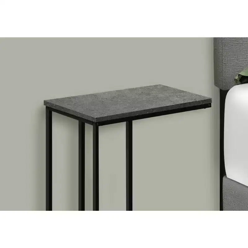 Tavolino d'appoggio a C Okak Minimalism con struttura in metallo, tavolino vassoio moderno, tavolino da bracciolo per divano da soggiorno, camera da letto