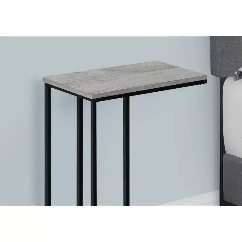 Tavolino d'appoggio a C Okak Minimalism con struttura in metallo, tavolino vassoio moderno, tavolino da bracciolo per divano da soggiorno, camera da letto