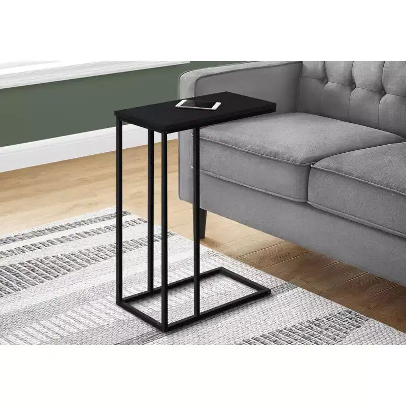 Tavolino d'appoggio a C Okak Minimalism con struttura in metallo, tavolino vassoio moderno, tavolino da bracciolo per divano da soggiorno, camera da letto