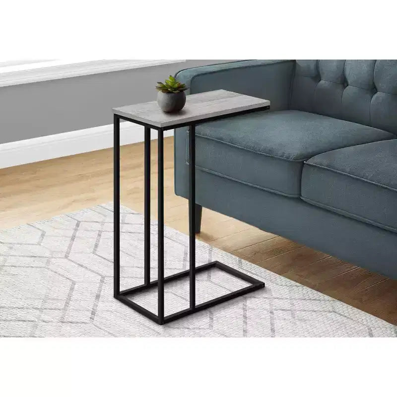 Tavolino d'appoggio a C Okak Minimalism con struttura in metallo, tavolino vassoio moderno, tavolino da bracciolo per divano da soggiorno, camera da letto