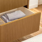 Teamson Home Tremolo Comodino Moderno Boho a 2 Cassetti con Legno Massello e Frontali Scanalati Contemporanei