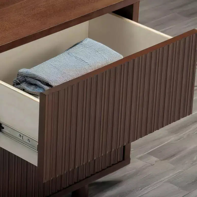 Teamson Home Tremolo Comodino Moderno Boho a 2 Cassetti con Legno Massello e Frontali Scanalati Contemporanei