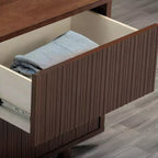 Teamson Home Tremolo Comodino Moderno Boho a 2 Cassetti con Legno Massello e Frontali Scanalati Contemporanei