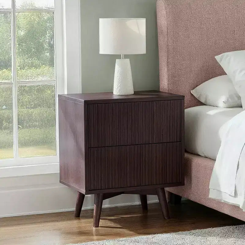 Teamson Home Tremolo Comodino Moderno Boho a 2 Cassetti con Legno Massello e Frontali Scanalati Contemporanei