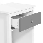 Comodino in legno Whisen da 67,99 cm di altezza con un cassetto e un ripiano per bambini e adulti