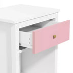 Comodino in legno Whisen da 67,99 cm di altezza con un cassetto e un ripiano per bambini e adulti