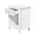 Comodino in legno Whisen da 67,99 cm di altezza con un cassetto e un ripiano per bambini e adulti