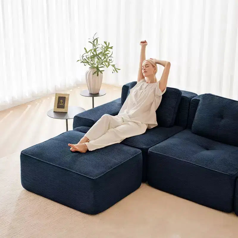 Divano modulare a U moderno 117 in tessuto a coste per soggiorno, divano a 3 posti con seduta profonda e 2 pouf, color cammello
