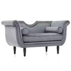 Panca in velluto Baird Christopher Knight Home con finiture borchiate e braccioli curvi, 2 cuscini e gambe in legno