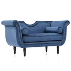 Panca in velluto Baird Christopher Knight Home con finiture borchiate e braccioli curvi, 2 cuscini e gambe in legno
