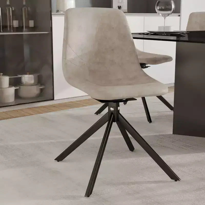 Sedia da pranzo LeisureMod in pelle con girevole a 360 gradi e gambe in ferro verniciato a polvere