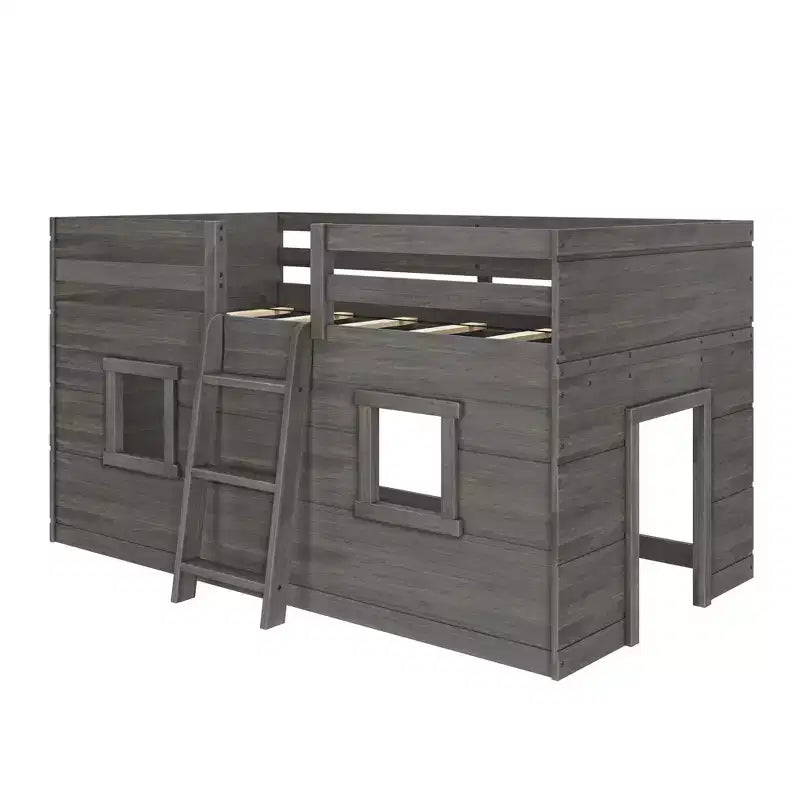 Letto a soppalco basso matrimoniale in stile rustico con 2 finestre