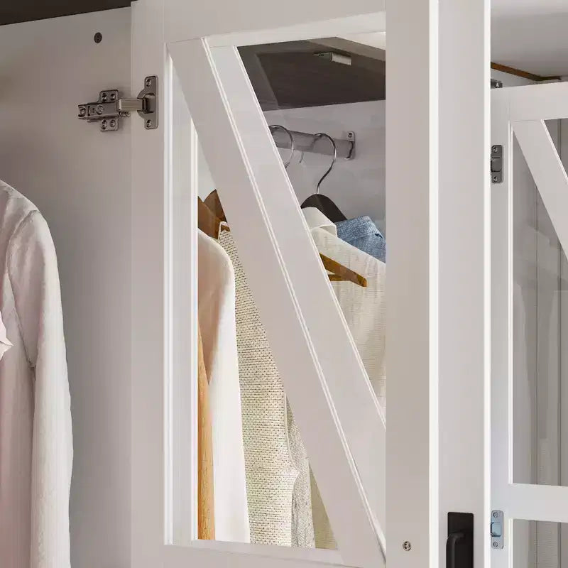 Armadio a 4 ante Famapy in stile rustico, bianco, con illuminazione a LED e cassetti contenitori
