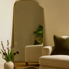 Specchio Ellara Gold Asimmetrico a Figura Intera con Cornice Dorata Irregolare Curva, 165 cm H x 89 cm Grande Specchio da Parete a Figura Intera per Camera da Letto, Soggiorno