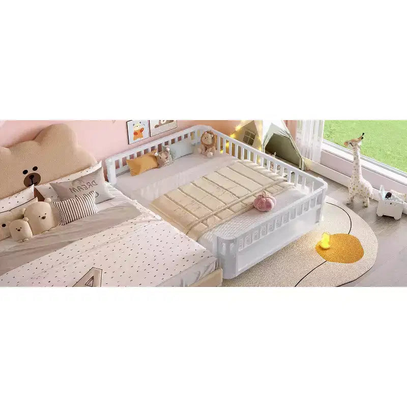 Bellemave Letto a piattaforma completo con sponde di sicurezza e recinzione staccabile, letto a piattaforma in legno massiccio per bambini, bianco