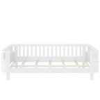 Bellemave Letto a piattaforma completo con sponde di sicurezza e recinzione staccabile, letto a piattaforma in legno massiccio per bambini, bianco