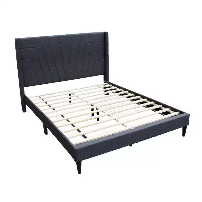 Letto matrimoniale Royal Hampton con testiera trapuntata, rivestimento in iuta carbone, legno