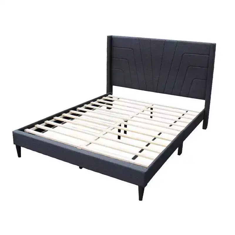 Letto matrimoniale Royal Hampton con testiera trapuntata, rivestimento in iuta carbone, legno