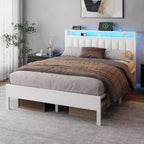 Struttura Letto Matrimoniale Queen Size Bianca con Luci LED, Stazione di Ricarica, Ecopelle Imbottita, Testiera con Mensola Contenitore, Piattaforma, Nessuna Necessità di Rete, Moderna