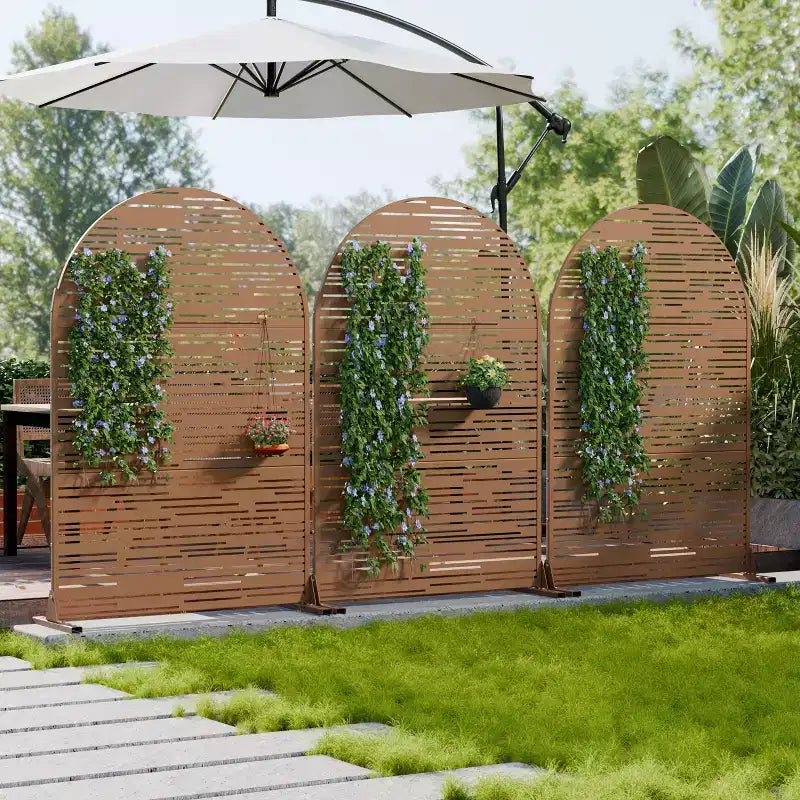 Dovelina, 72 ore x 47 larghezza, pannelli frangivista in metallo ad arco da esterno, recinzione autoportante, colore bianco/marrone per giardino, patio, ponte, cortile