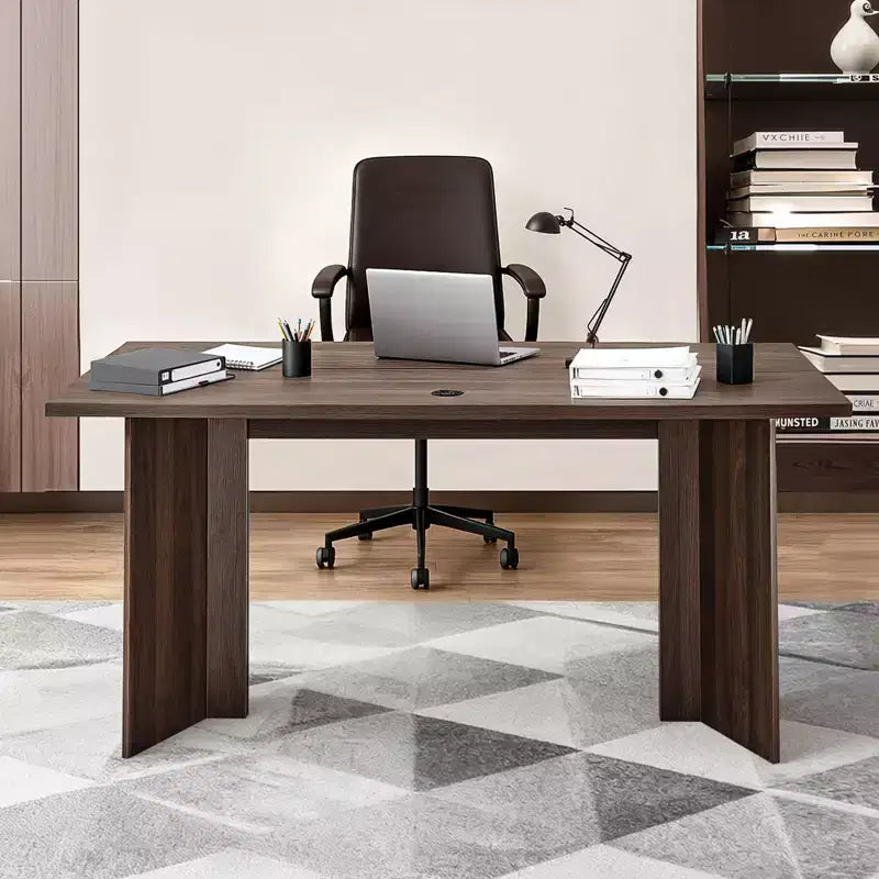 Scrivania direzionale VEVOR da 160 cm, grande tavolo moderno rettangolare da ufficio, tavolo direzionale in legno con foro passacavi, capacità di carico di 113 kg, marrone