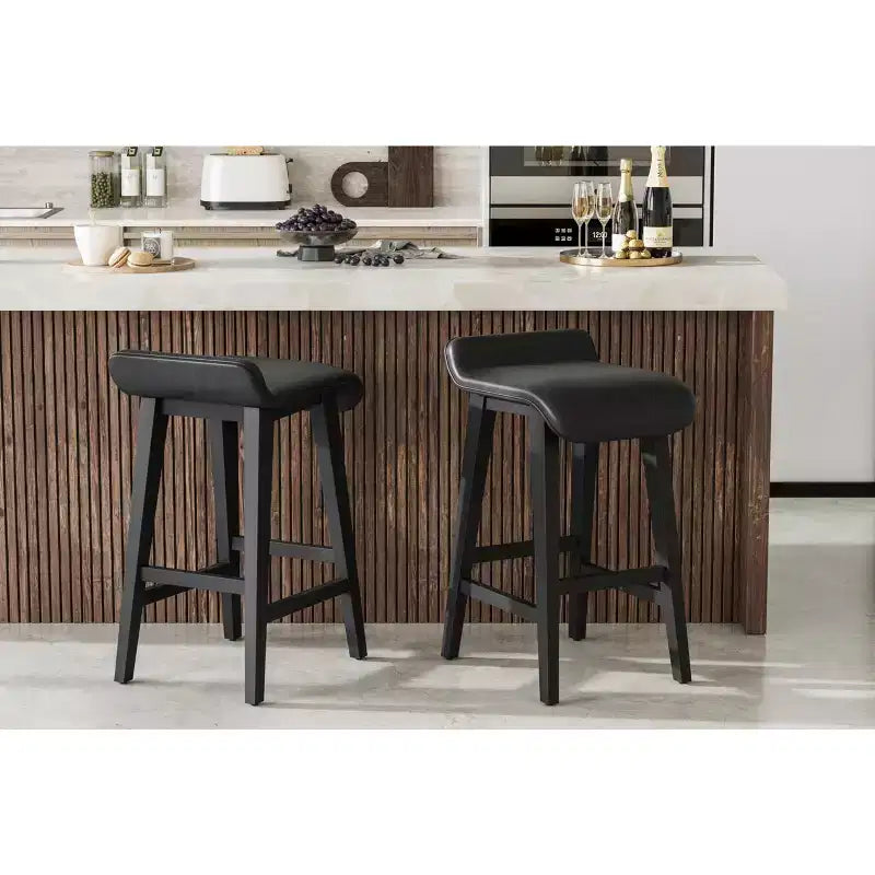 Sgabelli da bar con altezza bancone di 26,2 pollici, set da 2. Struttura in legno con seduta ampia imbottita in pelle PU. Sgabelli da bar per isola cucina