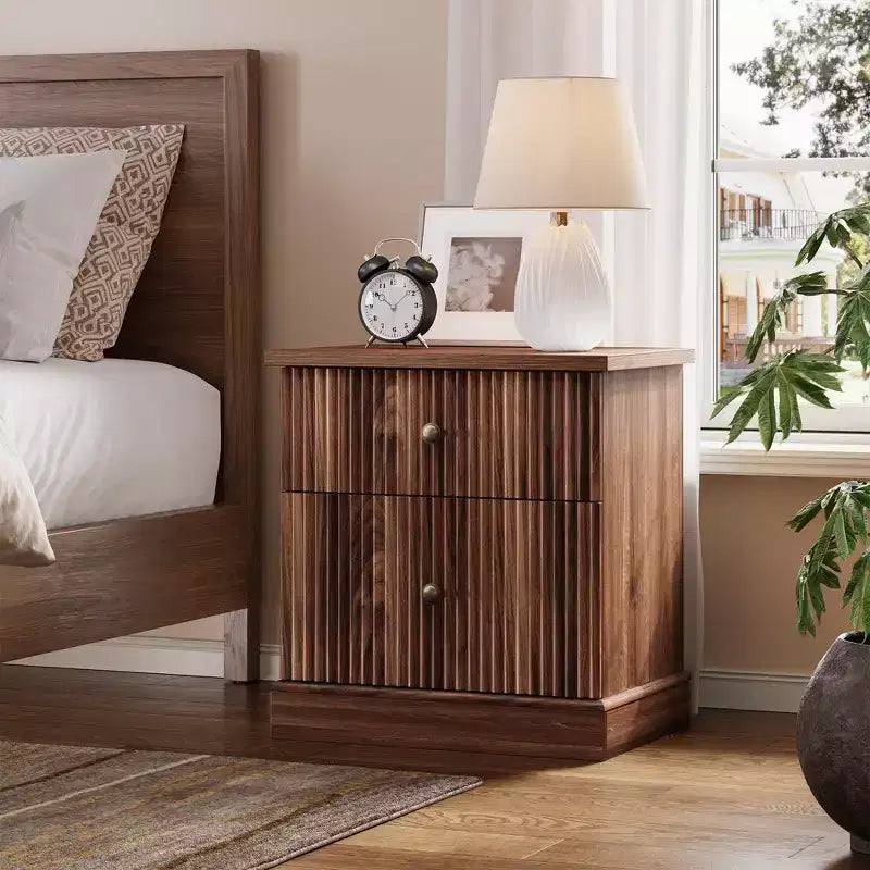 Comodino scanalato moderno, comodino da 60 cm Piccolo armadietto contenitore con 2 cassetti, tavolino con base curva stabile