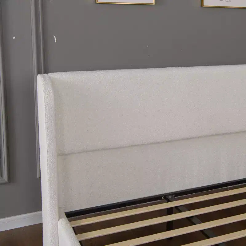 GDFStudio Tracy, Struttura Letto Imbottita in Bouclé con Testiera, Gambe e Doghe in Metallo